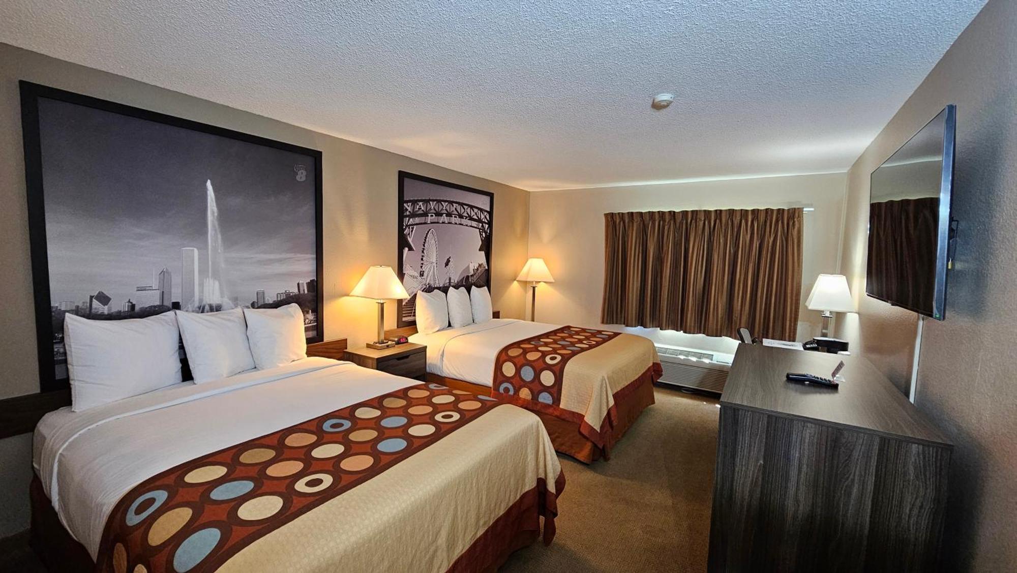 Super 8 By Wyndham Elgin Hotel Exterior photo