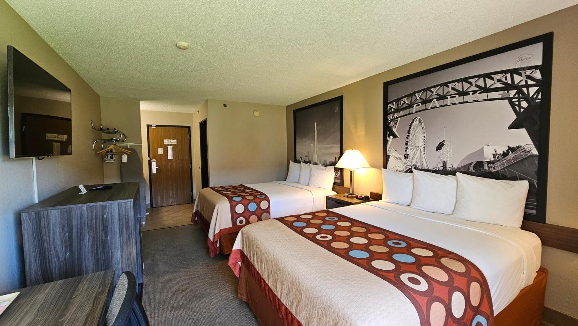 Super 8 By Wyndham Elgin Hotel Exterior photo